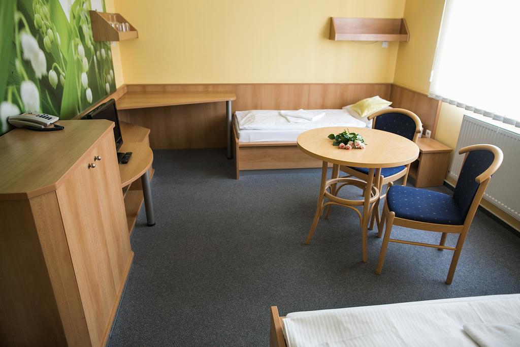 Hotel Imos Břeclav Eksteriør bilde